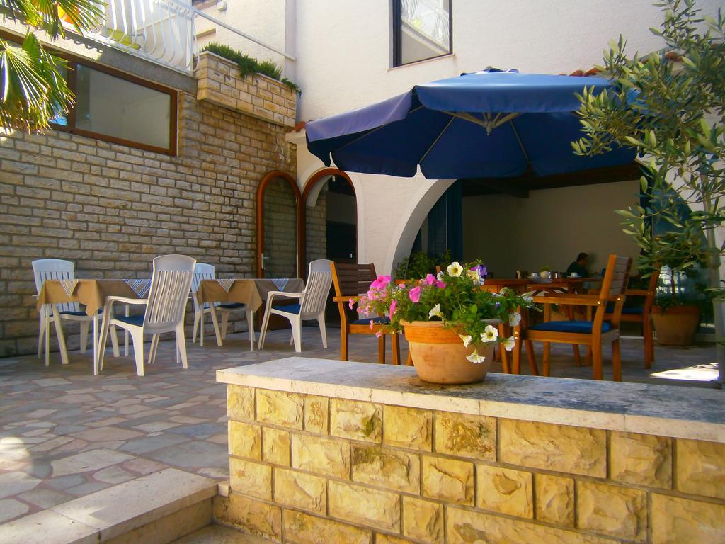 Bed & Breakfast Pansion Rade Hotell Pirovac Eksteriør bilde