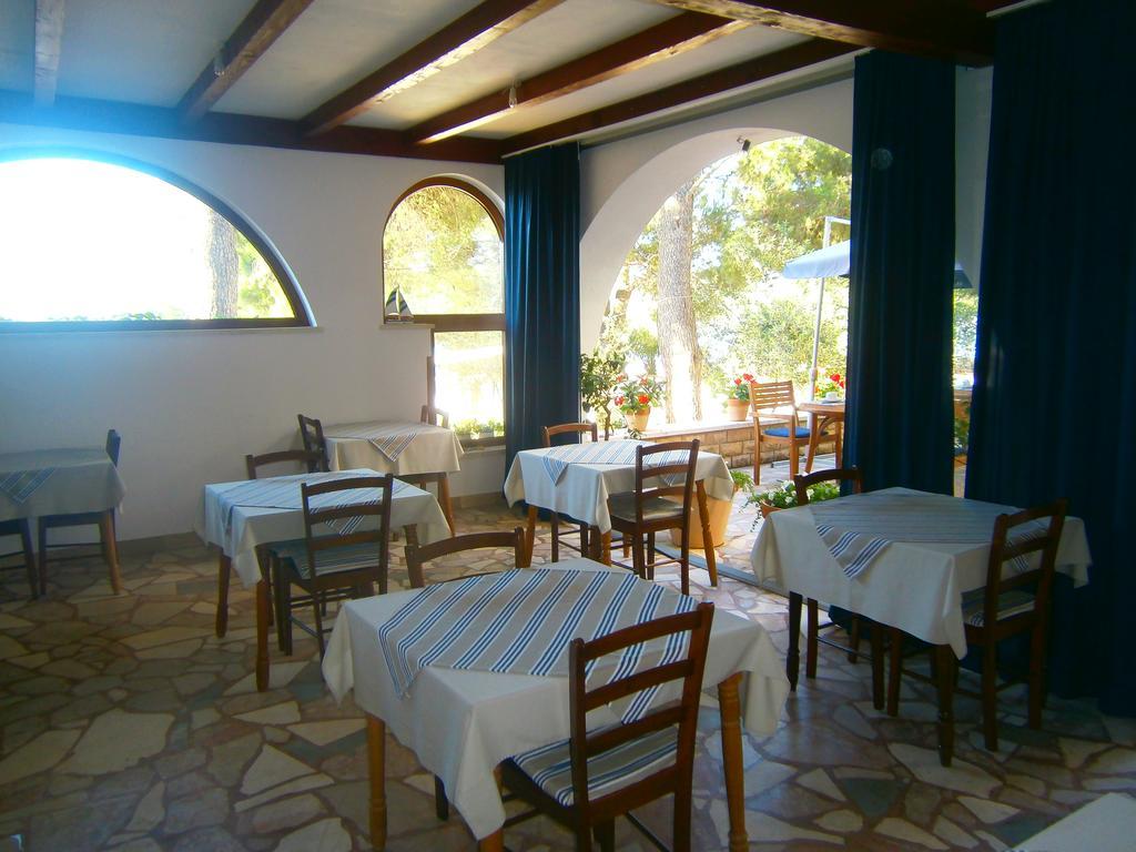 Bed & Breakfast Pansion Rade Hotell Pirovac Eksteriør bilde