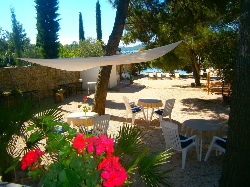 Bed & Breakfast Pansion Rade Hotell Pirovac Eksteriør bilde