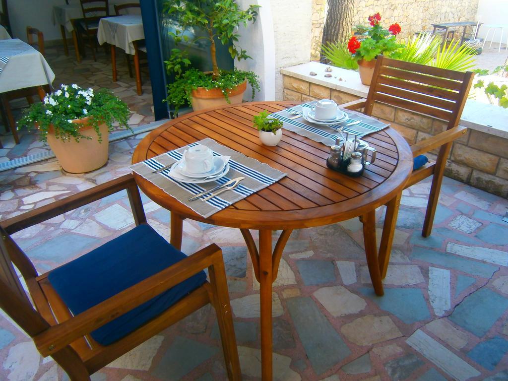 Bed & Breakfast Pansion Rade Hotell Pirovac Eksteriør bilde
